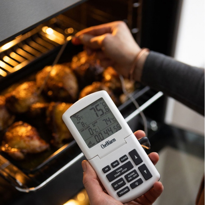 chefalarm-cooking-thermometer-timer (4)_6a0a6ae9ee703766879372.jpg